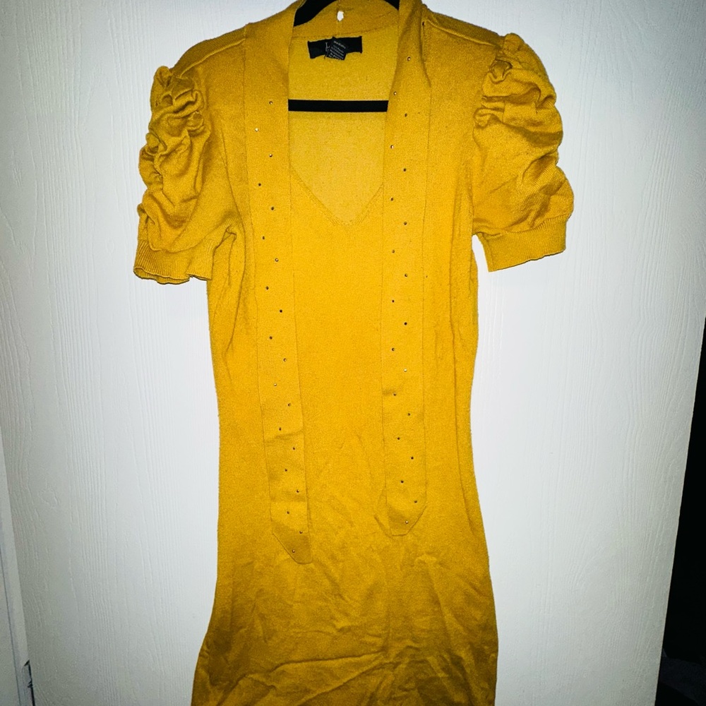 Women’s v-neck sweater Size M